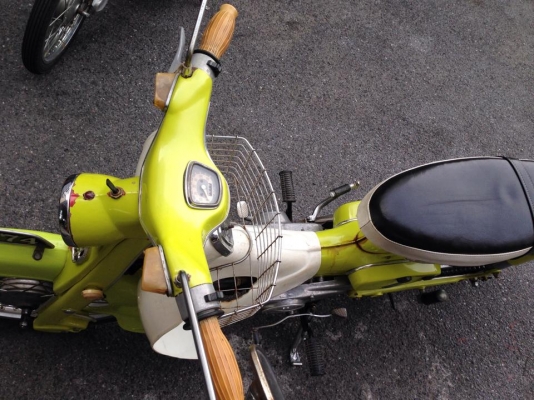 C100 สีเหลือง