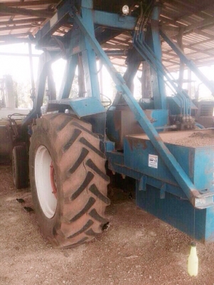 **450,000 บ.ต่อรอง/// รถคีบอ้อย บูมเดี่ยว **ขาย รถคีบอ้อย บูมเดี่ยว คีบหน้า ของ แสงกลึงฯ สภาพพร้อมใช้งาน ตัวรถเป็นรถไถFORD 77 1เพลา เครื่องเดิม เกียร์เดิม เครื่องดี แรงดี ปั้มดี แรง เกียร์ดี ไม่หลุด ทำงานดี คล่องตัว ช่วงล่างดี แน่น ครับ คานหน้าเปลี่ยนเป็น