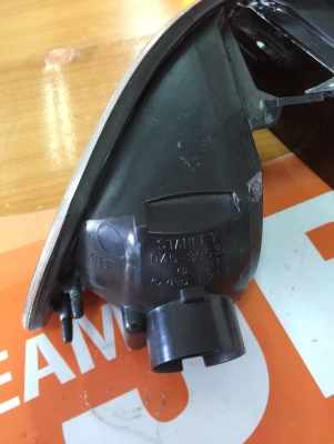 ขายไฟเลี้ยวข้างรถ HONDA รุ่น CIVIC 3 D สีขาวเดิมๆ