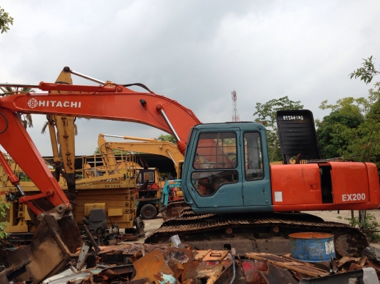 HITACHI EX200-2 ราคา 1,100,000บาท HITACHI EX200-2 ราคา 1,100,000บาท