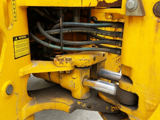 ขาย รถตักหน้าขุดหลัง JCB 215S สภาพสวย นำเข้าจากประเทศสหรัฐอเมริกา 2 เพลา 4x4 92 แรงม้า ไม่เคยผ่านการใช้งานในไทย