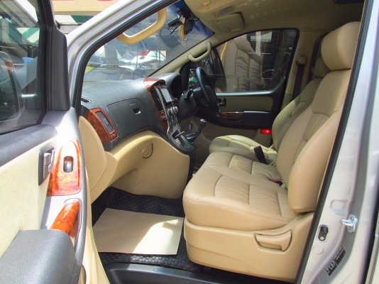 Hyundai H-1 2.5MT ปี2011 Hyundai H-1 2.5MT ปี2011