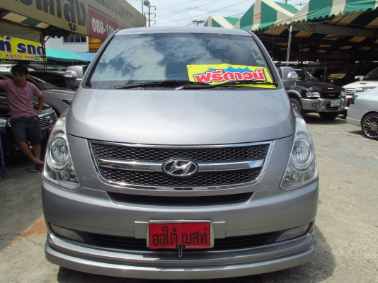 Hyundai H-1 2.5MT ปี2011