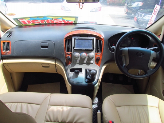 Hyundai H-1 2.5MT ปี2011 Hyundai H-1 2.5MT ปี2011