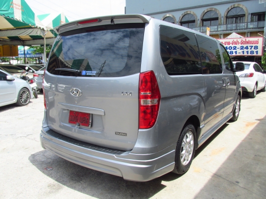 Hyundai H-1 2.5MT ปี2011 Hyundai H-1 2.5MT ปี2011