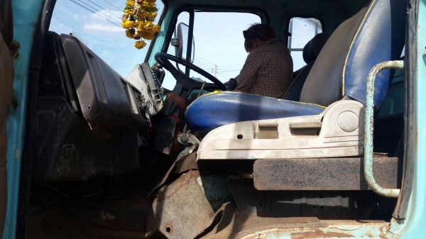 ขายด่วน10ล้อเทเลอร์รถเกี่ยวเครื่อง195 พวงมาลัยพาวเวอร์ เบรคจิฟฟี่ ขายด่วน10ล้อเทเลอร์รถเกี่ยวเครื่อง195 พวงมาลัยพาวเวอร์ เบรคจิฟฟี่