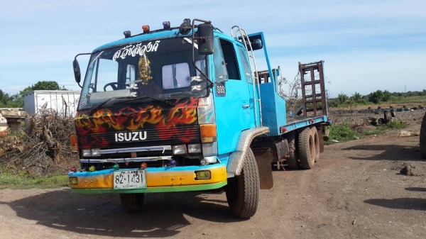 ขายด่วน10ล้อเทเลอร์รถเกี่ยวเครื่อง195 พวงมาลัยพาวเวอร์ เบรคจิฟฟี่