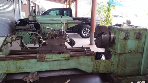 แท่นกลึง 7 ฟุต 3 เพลา เกียร์บล็อก มีอุปกรณ์ให้ครบ ด่วน !!! 89,000