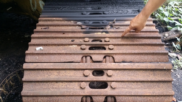 ขายด่วน KOMATSU PC200-5 ตัวเดินจีบ(ขายตามสภาพ) เอกสารเล่มทะเบียน หรือจะเอาอะใหล่ก็ได้ครับตัดให้เลยครับ