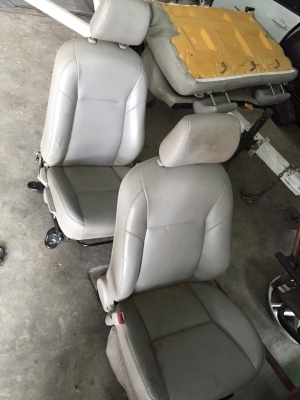 ขายอะไหล่วีออสปี 09-10 มีหลายรายการ