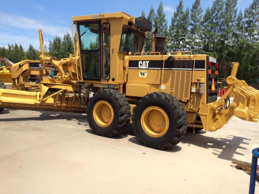 รถเกรด CATERPILLAR 143H