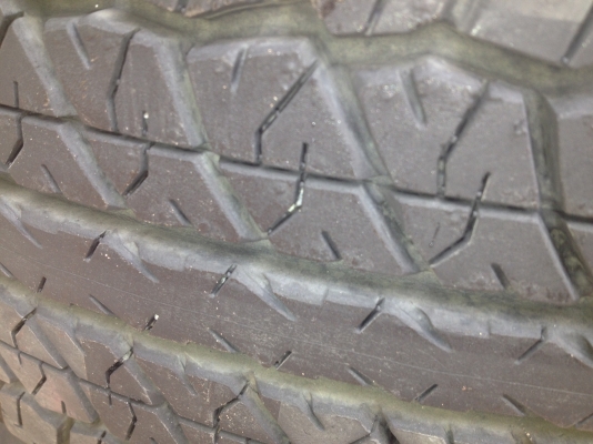 ขายล้อ New Triton2015 1พร้อมยาง Dunlop 245-65-17ถอดป้ายแดงวิ่งไปประมาณ 1800 กม.