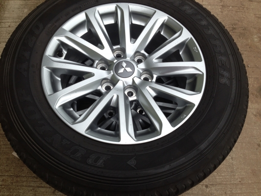 ขายล้อ New Triton2015 1พร้อมยาง Dunlop 245-65-17ถอดป้ายแดงวิ่งไปประมาณ 1800 กม.