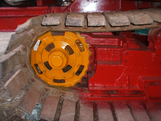 ขายรถเกี่ยวข้าวศักดิ์พัฒนา อุ้ม 2.5 ตัน ตัวเดิน 10 HT ปั้มไดกิ๊นส์ เบอร์ 23 เครื่องยนต์ 6 BG 175 แรงม้า