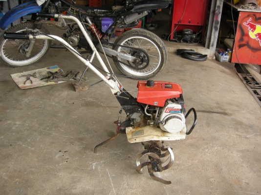 เครื่องพรวนดิน แบบเดินตาม 7500