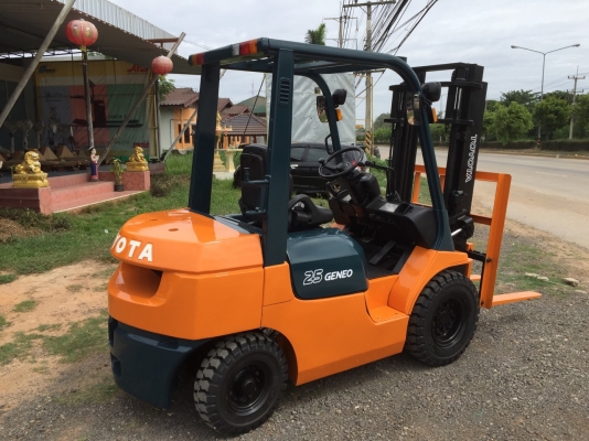 ข่ายด่วนรถยก TOYOTA 7FG25 เครื่องยนต์เบนซิน 4Y ขนาด 2.5 ตันเกียร์ออโต้ เสาสูง 3 เมตร