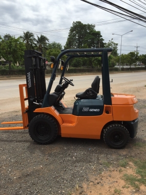 ข่ายด่วนรถยก TOYOTA 7FG25 เครื่องยนต์เบนซิน 4Y ขนาด 2.5 ตันเกียร์ออโต้ เสาสูง 3 เมตร