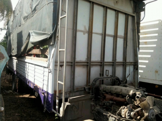 ขายรถ6ล้อ HINO FC3J เครื่อง JO7C ยาว 6.50เมตร มีแต่เครื่องคัสชีส์ กระบะคอกบรรรทุก ขาดหัวเก๋ง ครับ