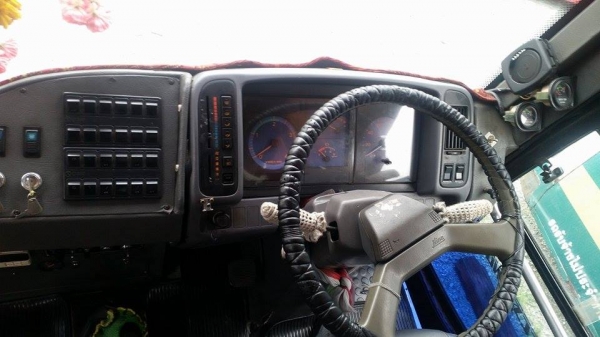 บัส10เมตร 32ที่นั่ง