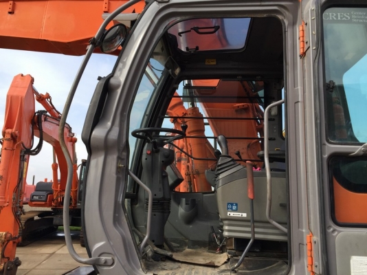 ขุดรถ Hitachi ZX130W w/std bucket นำเข้าจากญี่ปุ่น สนใจโทร. 080-6565422 (หนิง)