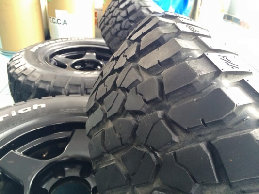 ขายล้อ16x8 off0 ลายbradley v พร้อมยางBf km2 265/75/16 ถูกๆ