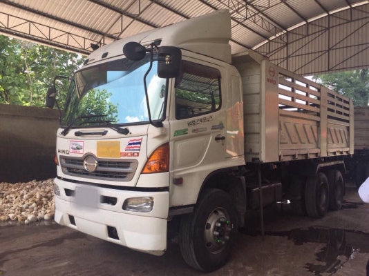 22 ล้อ 380 แรง แม่-ลูกดั้มปี 2554 รถวิ่งทางเรียบไม่เคยบรรทุกดิน รถสวยไม่เคยชนไมล์ 250000 กว่าๆกิโล