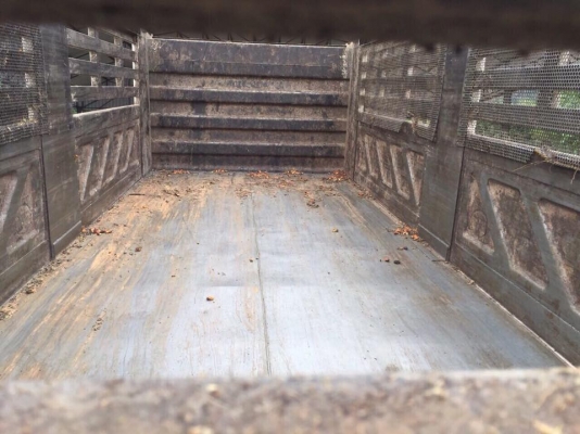 22 ล้อ 380 แรง แม่-ลูกดั้มปี 2554 รถวิ่งทางเรียบไม่เคยบรรทุกดิน รถสวยไม่เคยชนไมล์ 250000 กว่าๆกิโล