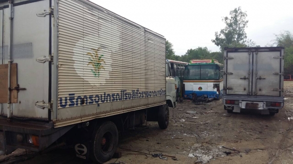 รถหกล้อ KM310 ขายเหมา 2 คัน หรือแยก 1 คัน คันละ 90,000 เครื่องพัง ทะเบียน ม.79 รถหกล้อ KM310 ขายเหมา 2 คัน หรือแยก 1 คัน คันละ 90,000 เครื่องพัง ทะเบียน ม.79