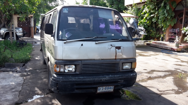 ขายรถตู้นิสสันเครื่องยนต์ดีเซลTD27 ยังไม่ลงเล่ม ทั้งเบียนขาด1ปี รถไม่ผุครับเอกสารพร้อมโอน ขาย 45000 บาท