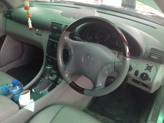 ขายครับรถเบนซ์C220 เครื่องดีเซล(ฝากขาย) รถปี05 สภาพสวยมากครับ ซื้อไปไม่ต้องทำอะไร เติมน้ำมันขับไปได้เลย ขาย 790000 บาท