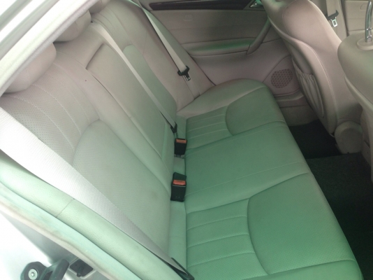 ขายครับรถเบนซ์C220 เครื่องดีเซล(ฝากขาย) รถปี05 สภาพสวยมากครับ ซื้อไปไม่ต้องทำอะไร เติมน้ำมันขับไปได้เลย ขาย 790000 บาท