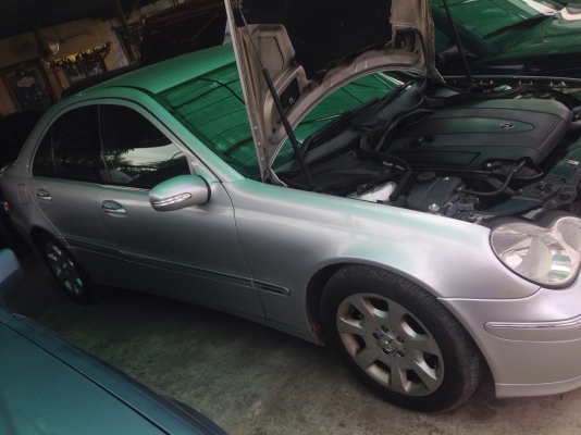 ขายครับรถเบนซ์C220 เครื่องดีเซล(ฝากขาย) รถปี05 สภาพสวยมากครับ ซื้อไปไม่ต้องทำอะไร เติมน้ำมันขับไปได้เลย ขาย 790000 บาท