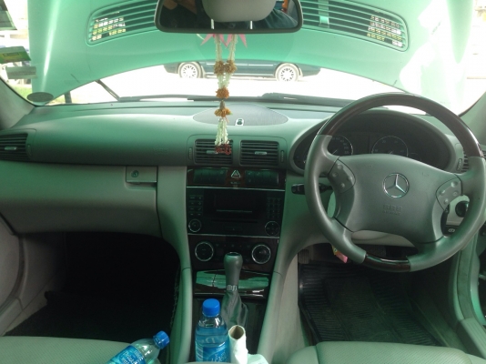 ขายครับรถเบนซ์C220 เครื่องดีเซล(ฝากขาย) รถปี05 สภาพสวยมากครับ ซื้อไปไม่ต้องทำอะไร เติมน้ำมันขับไปได้เลย ขาย 790000 บาท