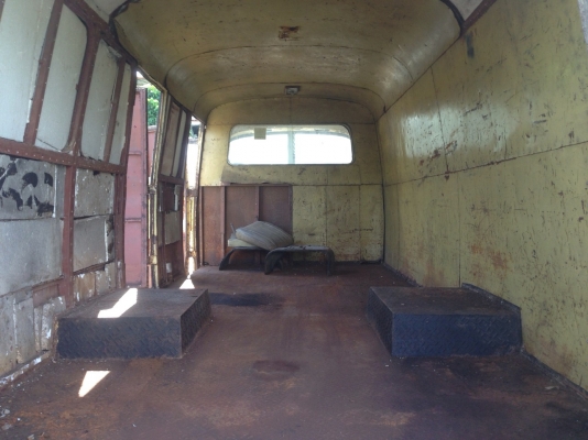 ขายรถบัสไม่มีทะเบียนเครื่องฮีโน่ DM100 แซสซีดีเอาไปทำเทเลอร์บรรทุกรถเกี่ยวหรือแมคโคร ตู้นอนตามไซส์งานหรือตู้ขายของแหร่มเลยครับ ขาย 65000 บาทไทย