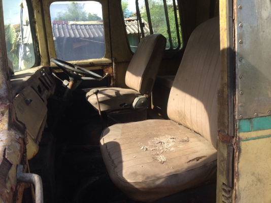 ขายรถบัสไม่มีทะเบียนเครื่องฮีโน่ DM100 แซสซีดีเอาไปทำเทเลอร์บรรทุกรถเกี่ยวหรือแมคโคร ตู้นอนตามไซส์งานหรือตู้ขายของแหร่มเลยครับ ขาย 65000 บาทไทย