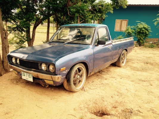 ขาย DATSUN รุ่นช้างเหยียบ