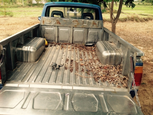 ขาย  DATSUN  รุ่นช้างเหยียบ