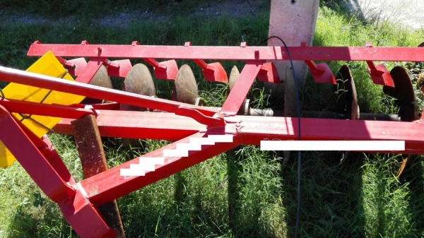 ผานรถไถ 7 ใบผานหนึ่งใบตั้ง สวยมากใช้งานน้อย ผานรถไถ 7 ใบผานหนึ่งใบตั้ง สวยมากใช้งานน้อย