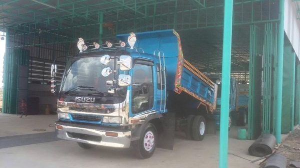 ขายดั้มISUZU DECA 195แรง เครื่องดี แคชซีสวย พ.เพาเวอร์ เบรกทิฟฟี่ ภายในสวย แอร์เย็น สภาพพร้อมใช้งาน เอกสารพร้อมโอน สนใจโทร 090-8588220คุณนะ 093-3258446คุณบิว ID:narong498 หรือเข้าดูสินค้าอื่นๆได้ที่ www.truck.in.th/498 หรือเพจFacebook ณรงค์ ซื้อขายรถมือสอ