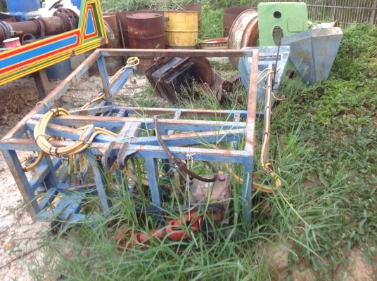 เครื่องพ่นยากลางปลีก ติดรถไถ