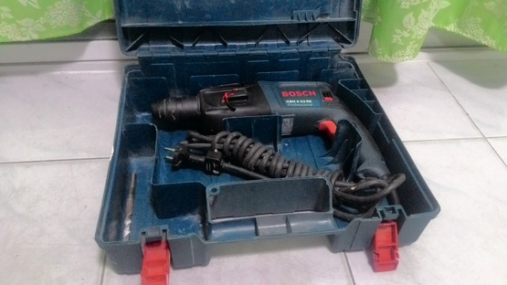 สว่านไฟฟ้าระบบโรตารี่ BOSCH รุ่น 2-23RE ทำงาน 2 ระบบ พร้อมใช้งานครับ