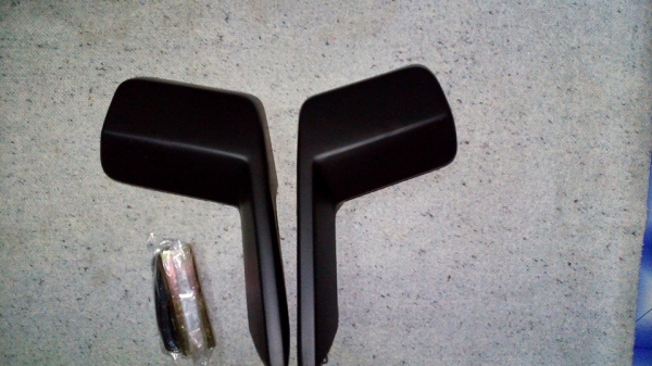 กระจกแก้ม retro คู่ละ 450 บาท