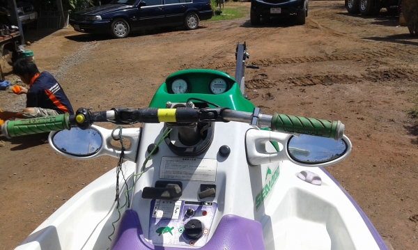 เรือเจ็ดสกีพร้อมหางลาก