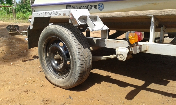 เรือเจ็ดสกีพร้อมหางลาก