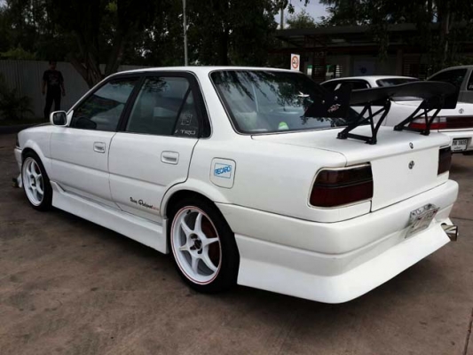 Toyota corolla 1.6 อัศวินม้าขาว แต่งสวยๆ ราคาเบาๆ