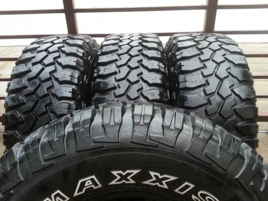 ยาง Mud Maxxis 31 10.5 R15 สิ้นปี13 ดอกเยอะ เนื้อนิ่มๆ ใช้อีก2-3ปีสบายๆ
