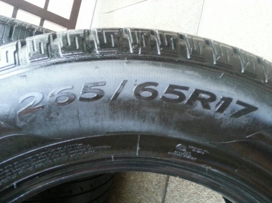 ยาง Goodyear 265 65 17 กลางปี14 ดอกเยอะ เนื้อนิ่มๆ ใช้กันยาว ราคาไม่แพง