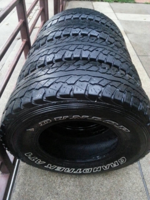 ยาง All Dunlop 30 9.5 R15 ดอกดี เนื้อยังนิ่ม พร้อมใช้งาน ราคาไม่แพง
