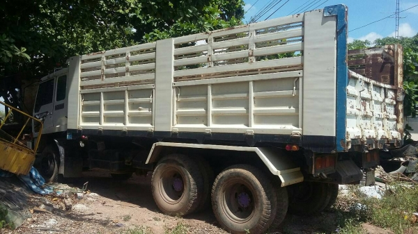 ขาย รถบรรทุก 10 ล้อ 2 เพลา 195 แรง