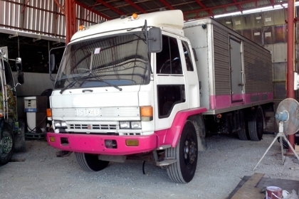 ขายรถบรรทุกหกล้อตู้แห้งอีซูซูร็อคกี้เครื่อง 220 แรงม้า 6HH1แน่นมากๆๆ